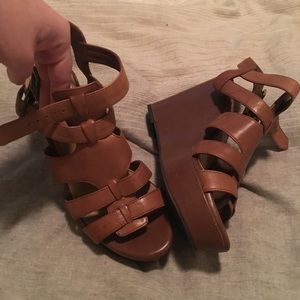 Gianni Bini wedges -brown leather